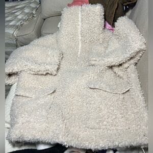 NWOT Aaron & Amber Designer High Neck Fuzzy Sherpa Pullover with pockets